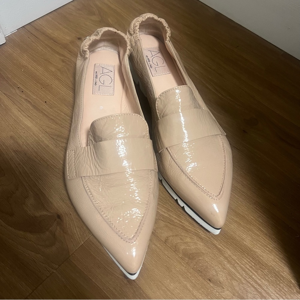 AGL pink cream patent leather loafers size 39.5/ U.S. 9